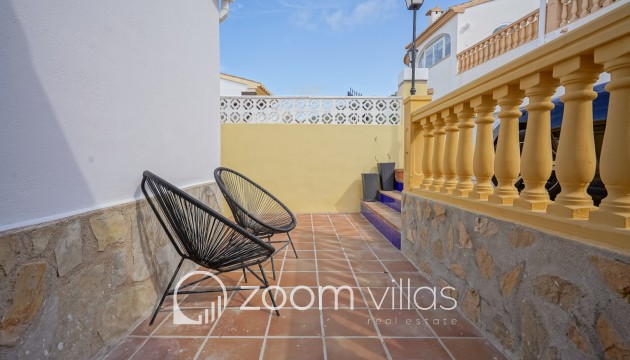 Resale - Villa / Semi-detached - Benitachell  - Calistros