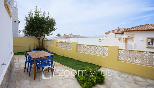 Resale - Villa / Semi-detached - Benitachell  - Calistros