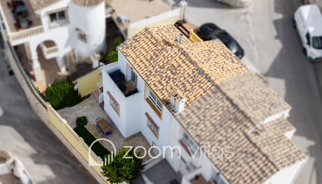 Resale - Villa / Semi-detached - Benitachell  - Calistros