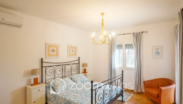 Resale - Villa - Moraira