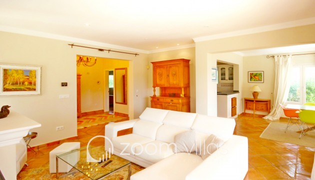 Resale - Villa - Moraira