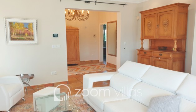Resale - Villa - Moraira