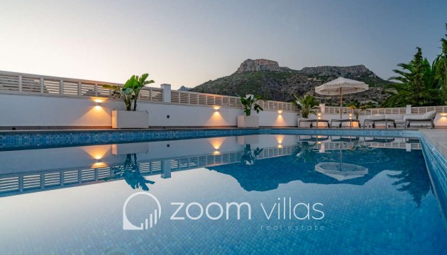Resale - Villa - Calpe