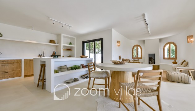 Resale - Villa - Moraira