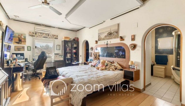 Resale - Villa - Calpe