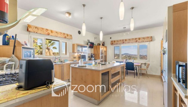 Resale - Villa - Calpe