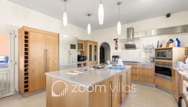 Resale - Villa - Calpe