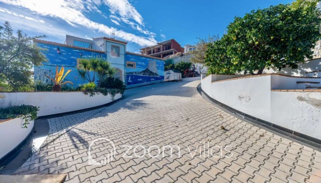 Resale - Villa - Calpe