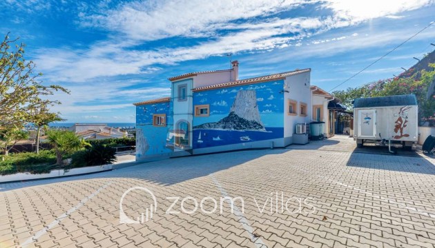 Resale - Villa - Calpe