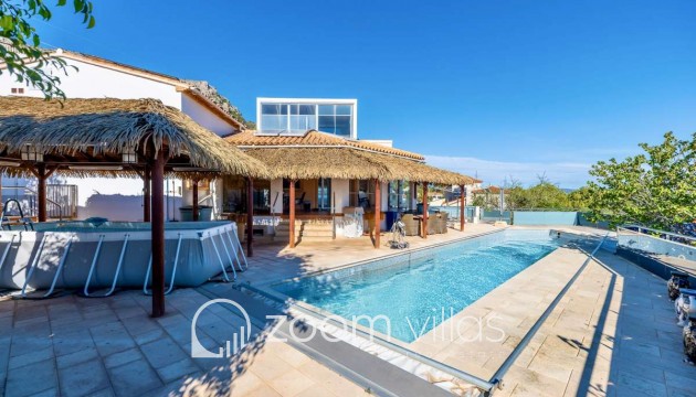 Resale - Villa - Calpe