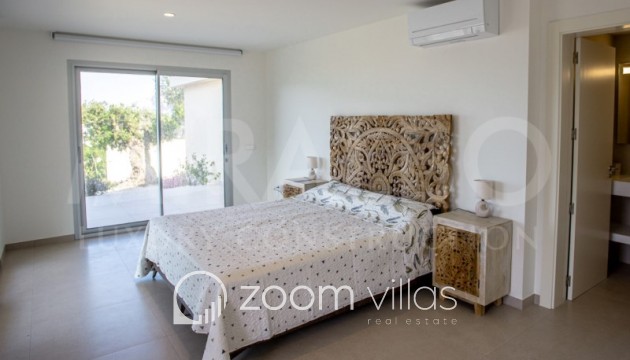 Resale - Villa - Benitachell  - Cumbre del Sol