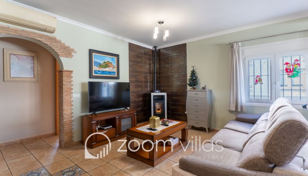 Resale - Villa - Denia