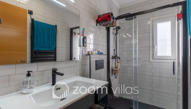 Resale - Villa - Denia