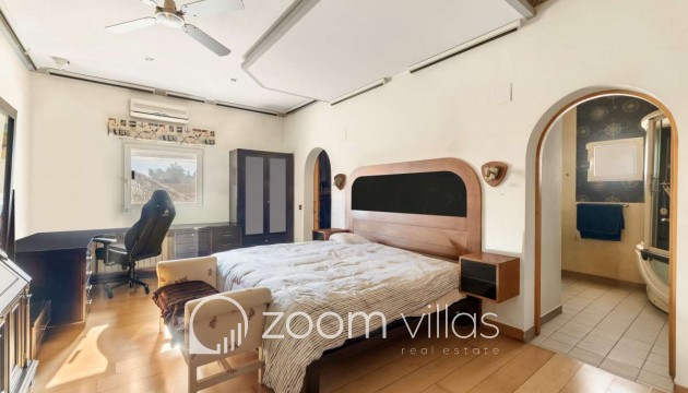 Resale - Villa - Calpe