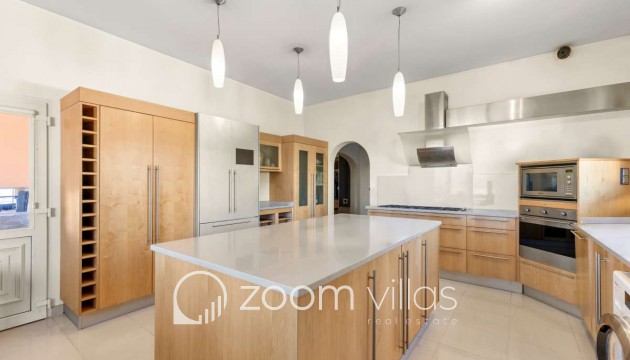 Resale - Villa - Calpe