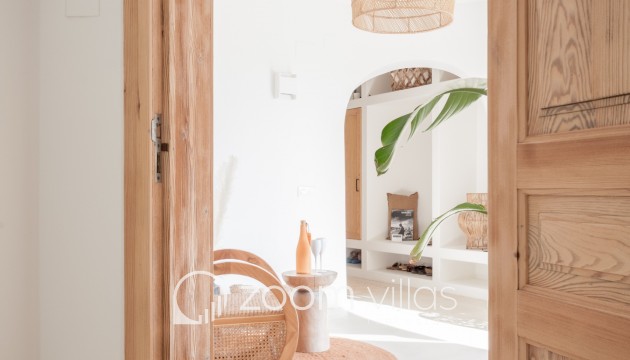 Resale - Villa - Moraira