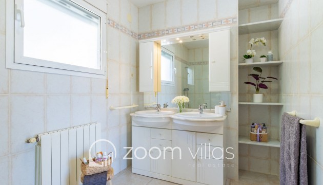 Resale - Villa - Moraira - Benimeit