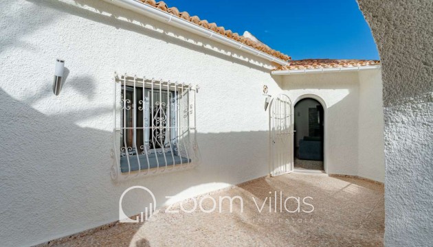 Resale - Villa - Calpe