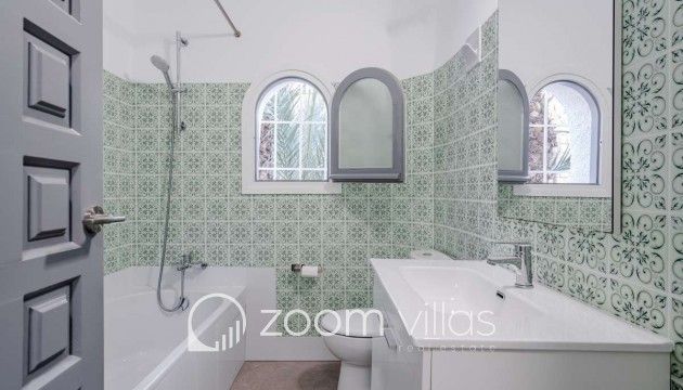 Resale - Villa - Calpe