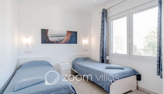 Resale - Villa - Costeres