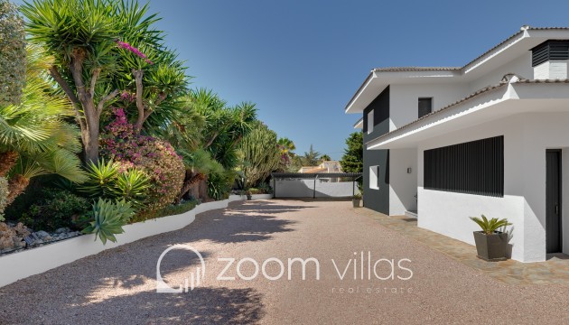 Resale - Villa - Calpe