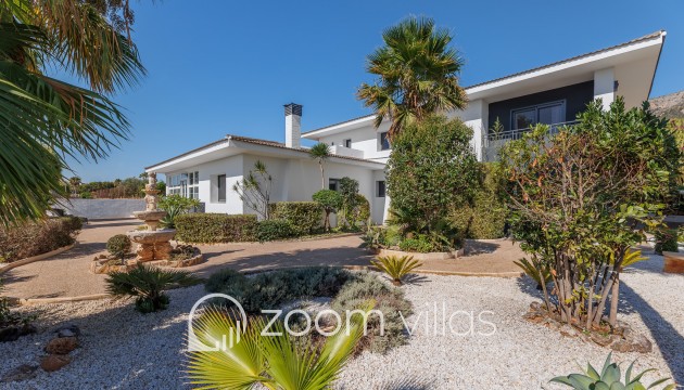 Resale - Villa - Calpe