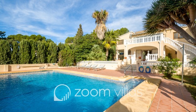 Resale - Villa - Moraira