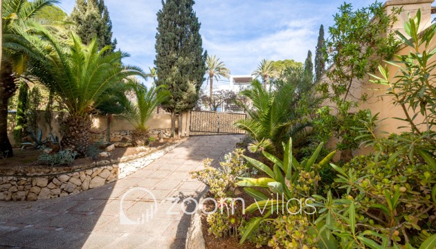 Resale - Villa - Moraira