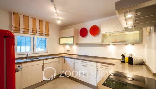 Resale - Villa - Moraira