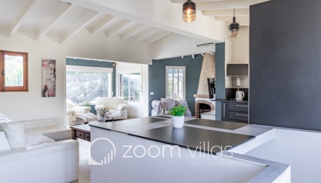 Resale - Villa - Moraira