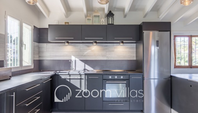 Resale - Villa - Moraira