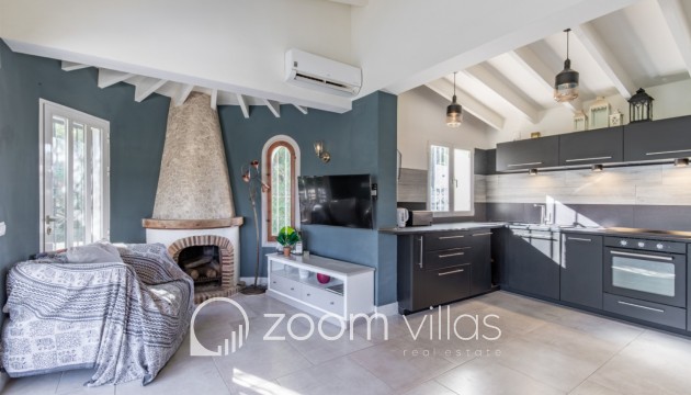 Resale - Villa - Moraira