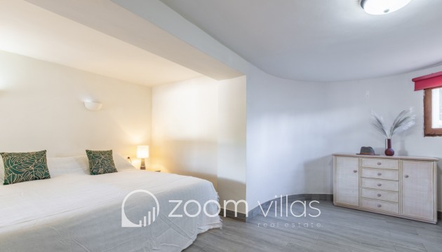 Resale - Villa - Moraira