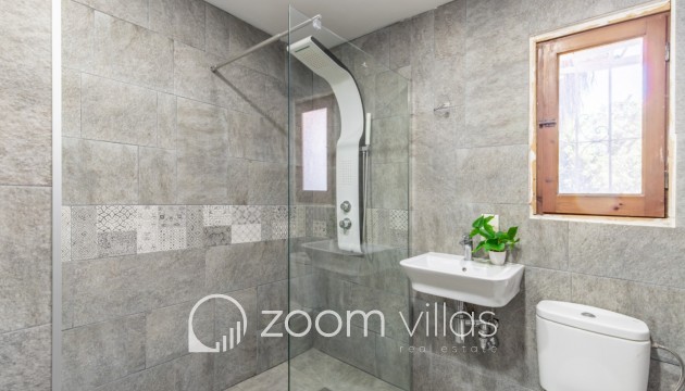 Resale - Villa - Moraira