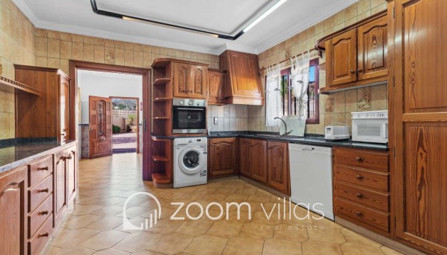 Resale - Villa - Calpe