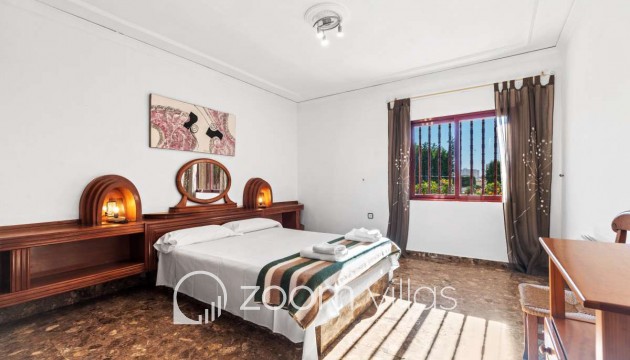 Resale - Villa - Calpe