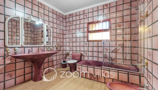 Resale - Villa - Calpe