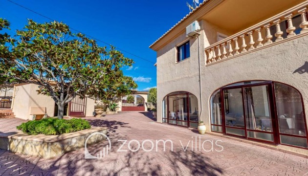 Resale - Villa - Calpe