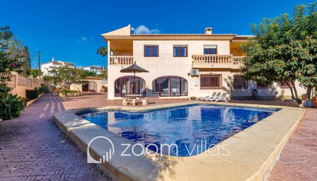 Resale - Villa - Calpe