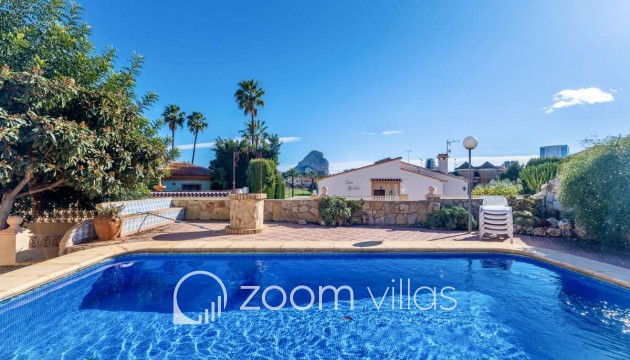 Resale - Villa - Calpe