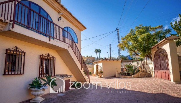 Resale - Villa - Calpe
