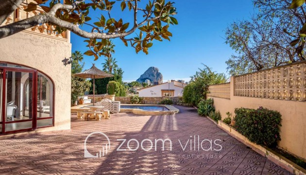Resale - Villa - Calpe