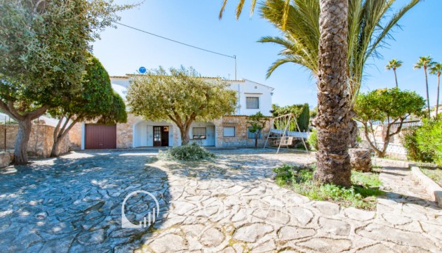 Resale - Villa - Benissa
