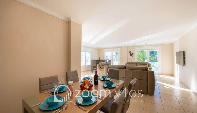 Resale - Villa - Moraira