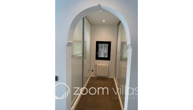 Resale - Villa - Moraira