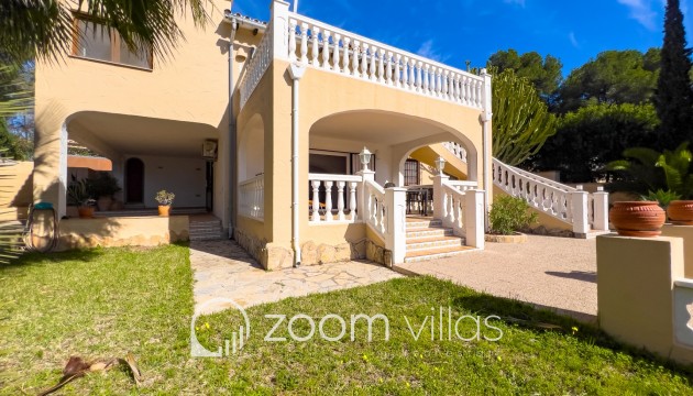 Resale - Villa - Moraira