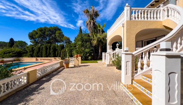 Resale - Villa - Moraira