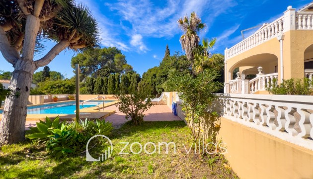 Resale - Villa - Moraira