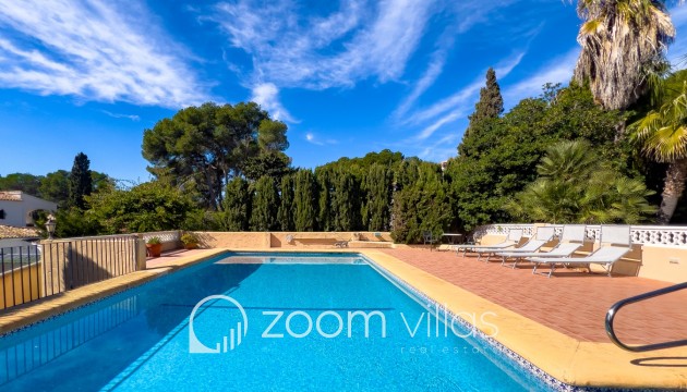 Resale - Villa - Moraira