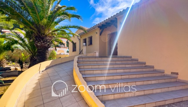 Resale - Villa - Moraira